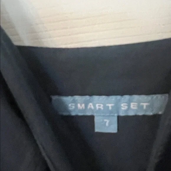 4/$20 Smart Set Navy V-Neck Dress - Picture 2 of 4